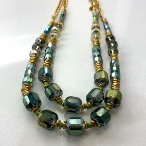 New green Chrystal necklace, lobster claw latch, beautiful piece